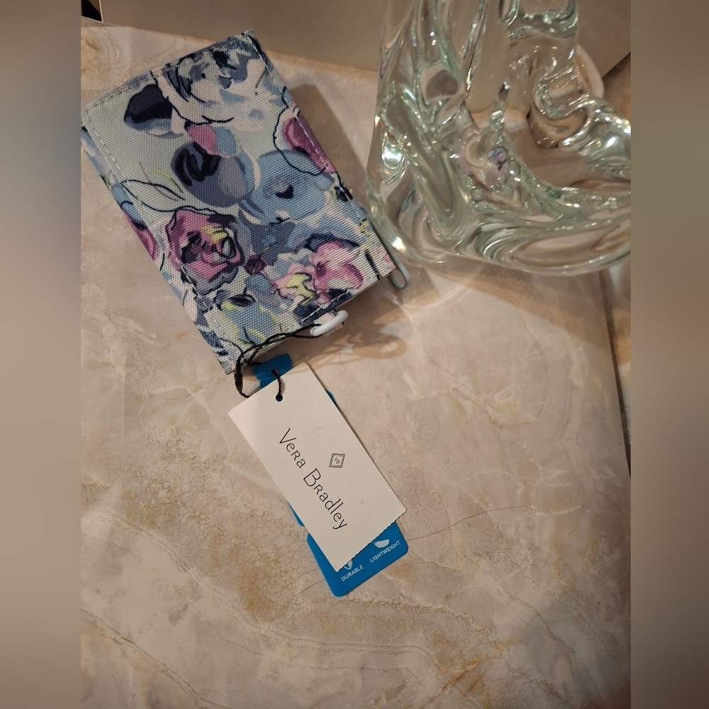 Vera Bradley Blue Floral Wallet Made From Recycled Bottles Nwt - Picture 1 of 4